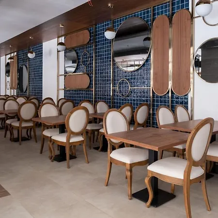 Village Family Hotel 4*