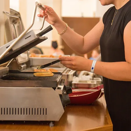 Hotel Village Family Side