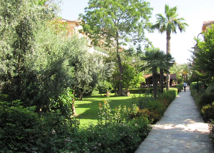 Village Family 4* Side