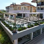 Side Village Family Suite