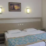 Aparthotel Village Family 4*