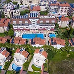 Aparthotel Village Family Side