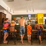Aparthotel Village Family Side
