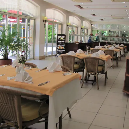 Otel Village Family Side