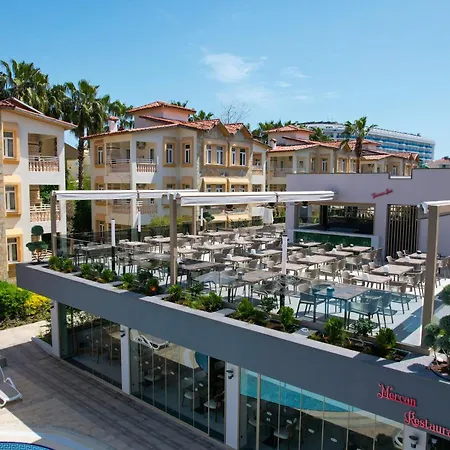Apartahotel Village Family 4*