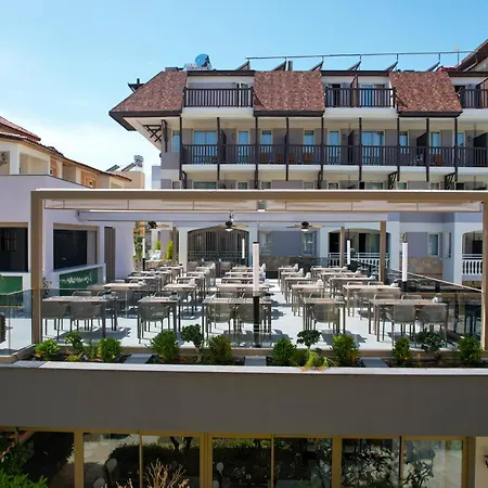 Aparthotel Side Village Family Suite 4*