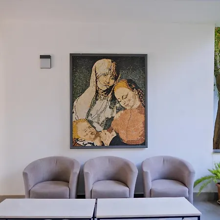 Otel Village Family Side