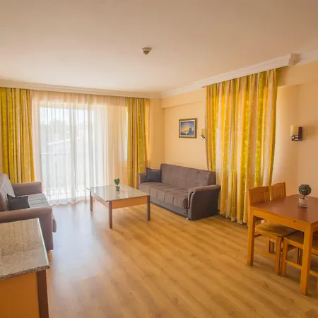 Village Family מלון דירות 4*