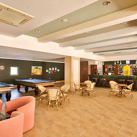 Apartahotel Village Family 4*